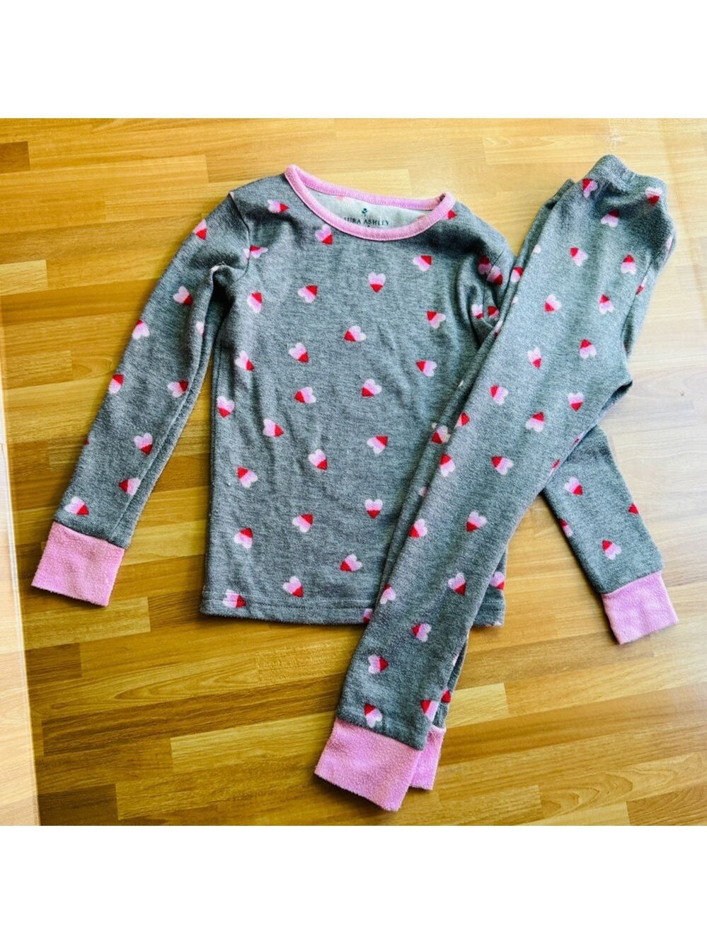 Laura Ashley girls heart pajamas size 3t gray and pink long sleeve polyester